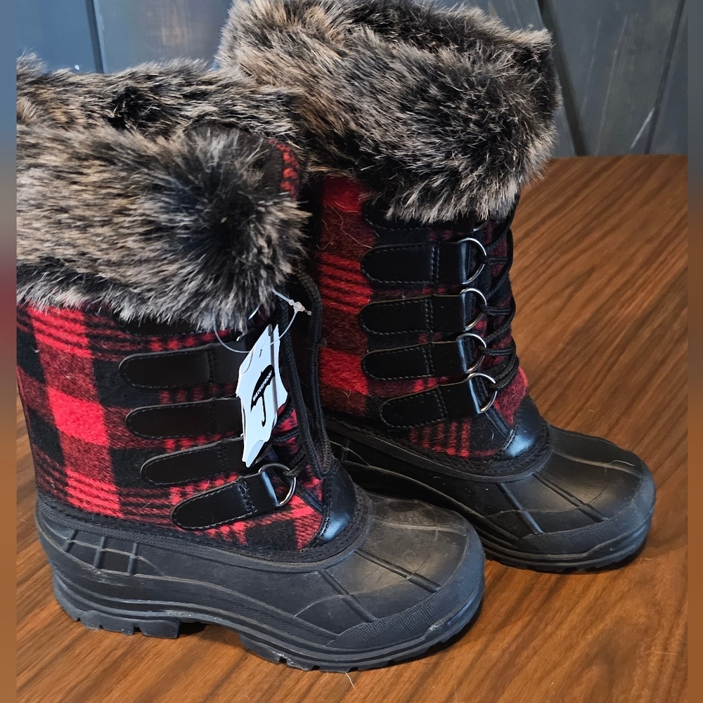 Brand New Super Cute Snow Boots